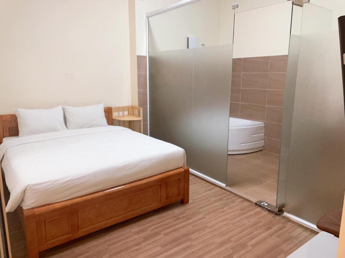 Hung Vuong Hotel Pleiku Zewnętrze zdjęcie