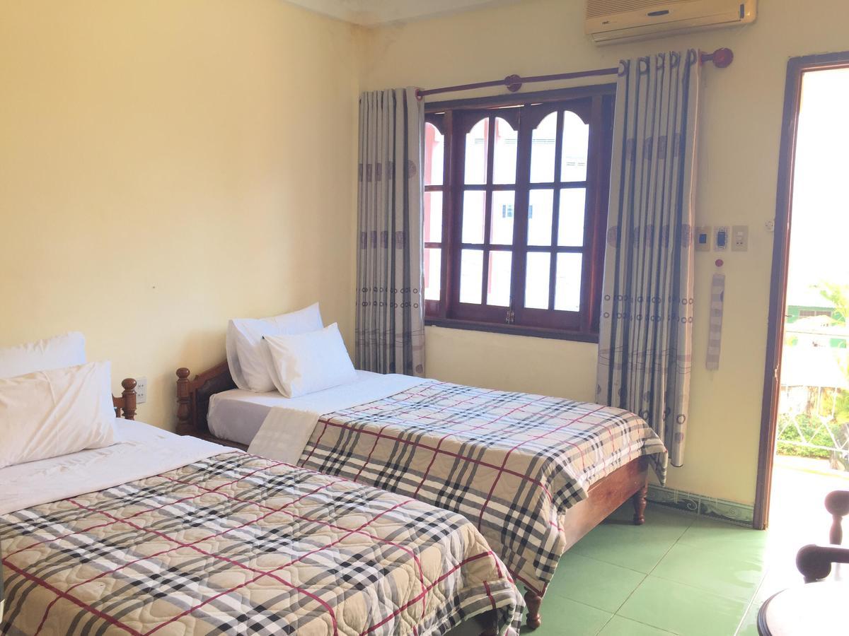 Hung Vuong Hotel Pleiku Zewnętrze zdjęcie